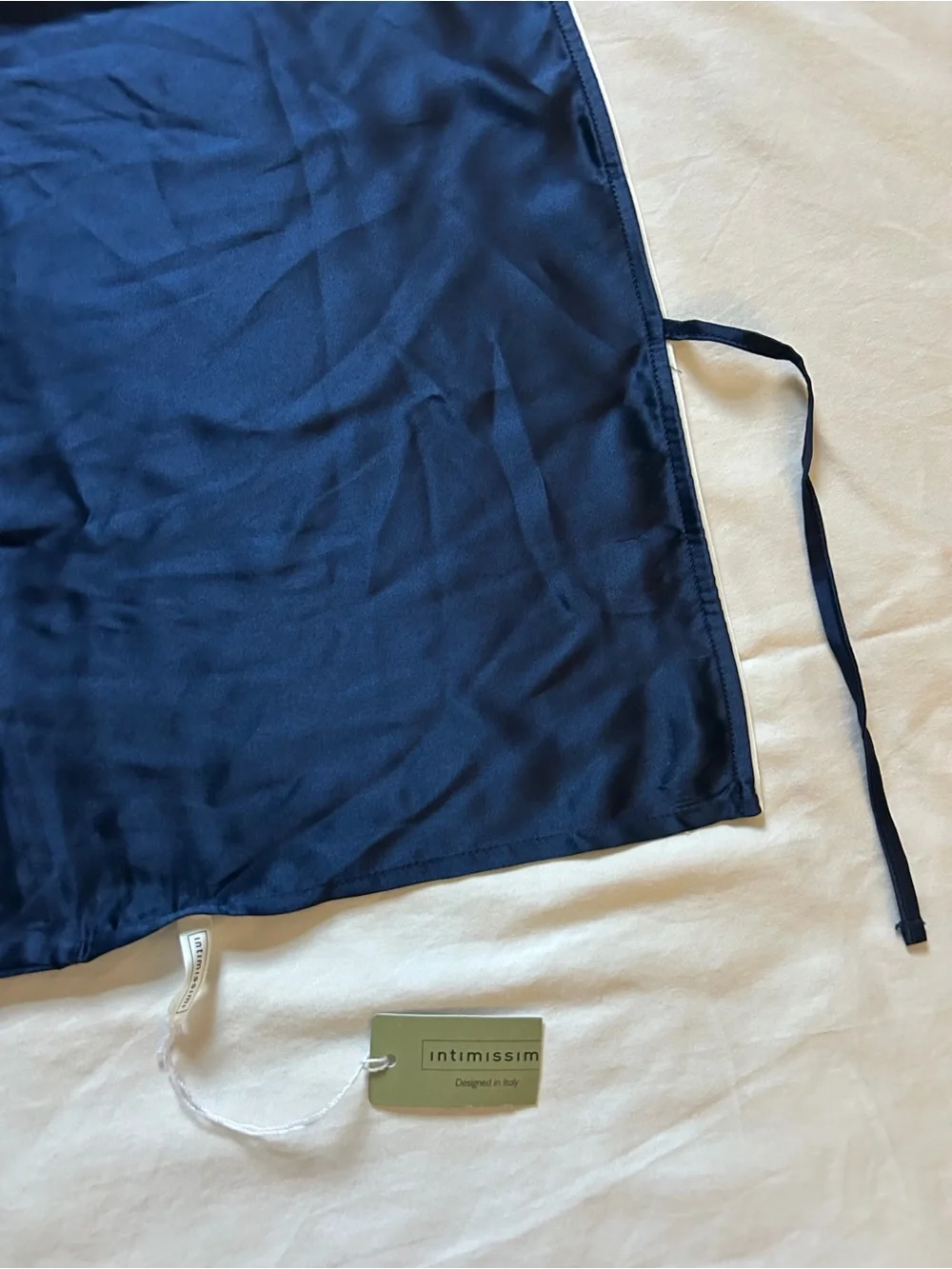 NWT intimissimi Navy Satin pillowcase